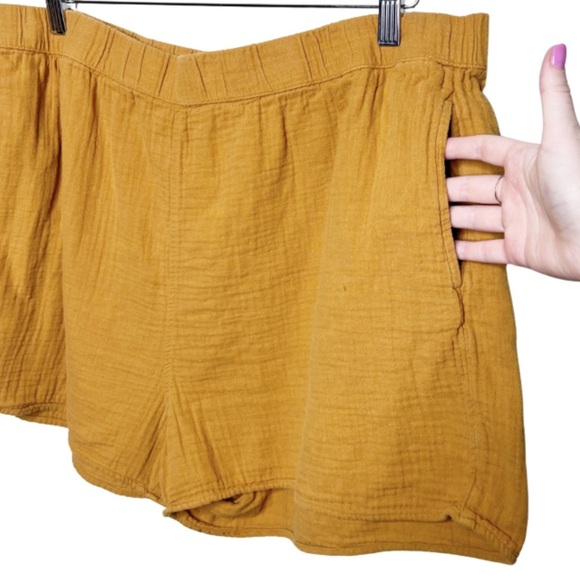 Universal Thread Women's 2-Piece Set Muslin Short Sleeve Shirt & Shorts Mustard - Picture 10 of 16